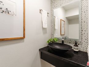 9405 Via Yolanda, Burbank CA 91504