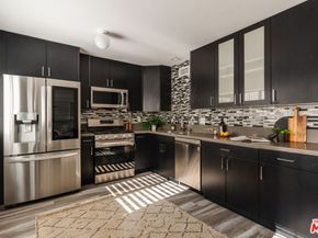 9405 Via Yolanda, Burbank CA 91504