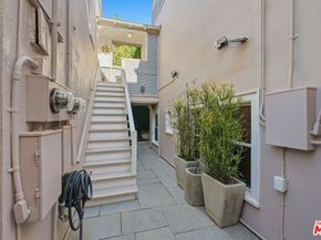 43 Dudley Avenue, Venice CA 90291