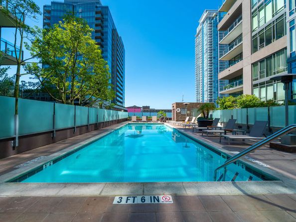 1111 S Grand Avenue 605, Los Angeles CA 90015