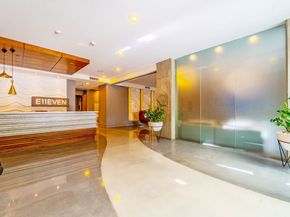 1111 S Grand Avenue 605, Los Angeles CA 90015