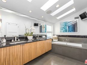 3001 Grand Canal, Venice CA 90291