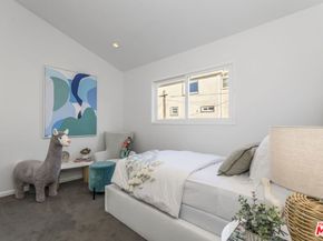 3001 Grand Canal, Venice CA 90291