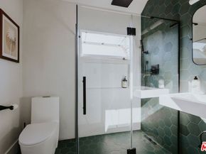 889 N Chester Avenue, Pasadena CA 91104