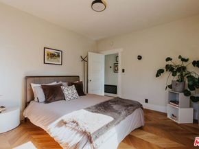 889 N Chester Avenue, Pasadena CA 91104