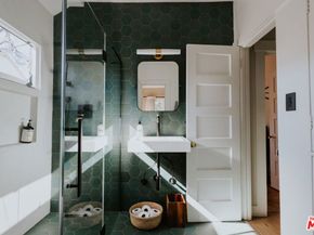 889 N Chester Avenue, Pasadena CA 91104