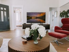 889 N Chester Avenue, Pasadena CA 91104