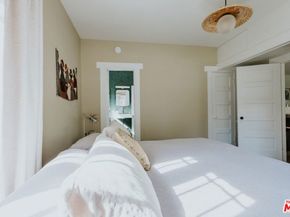 889 N Chester Avenue, Pasadena CA 91104