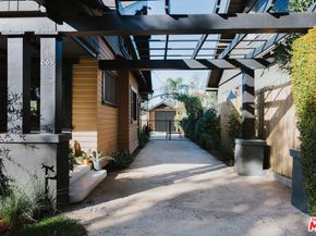 889 N Chester Avenue, Pasadena CA 91104