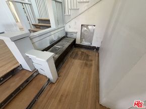 2320 W 25th Street, Los Angeles CA 90018