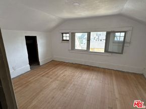 2320 W 25th Street, Los Angeles CA 90018