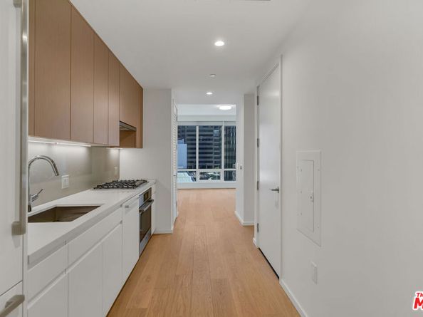 877 Francisco Street 1121, Los Angeles CA 90017