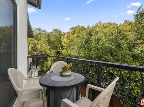 3943 Wade Street, Los Angeles CA 90066