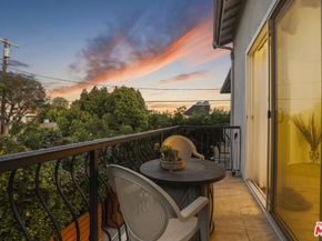 3943 Wade Street, Los Angeles CA 90066