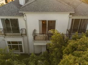 3943 Wade Street, Los Angeles CA 90066