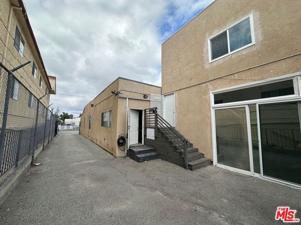 7304 Canby Avenue, Reseda CA 91335