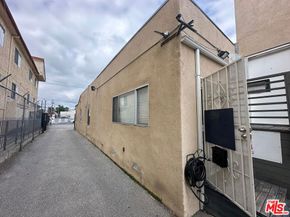 7304 Canby Avenue, Reseda CA 91335