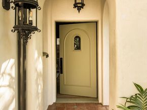 1982 N Normandie Avenue, Los Angeles CA 90027