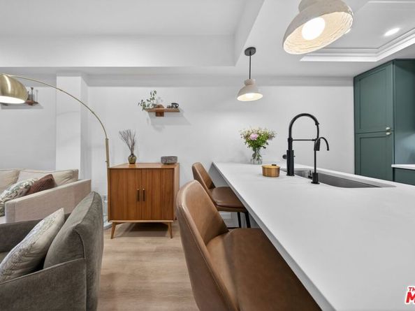 147 W Acacia Avenue 118, Glendale CA 91204