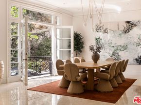 10509 Vestone Way, Los Angeles CA 90077