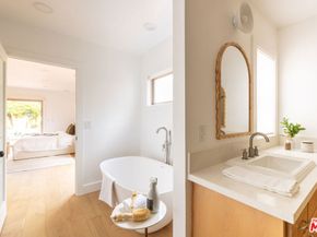 542 N Curson Avenue, Los Angeles CA 90036