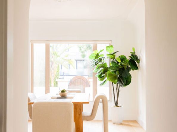 542 N Curson Avenue, Los Angeles CA 90036