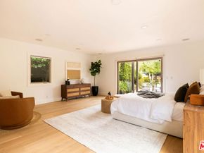 542 N Curson Avenue, Los Angeles CA 90036