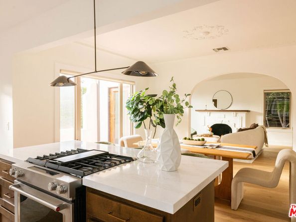 542 N Curson Avenue, Los Angeles CA 90036