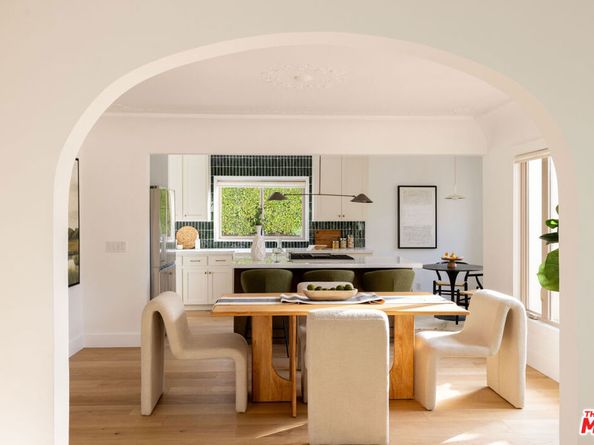 542 N Curson Avenue, Los Angeles CA 90036