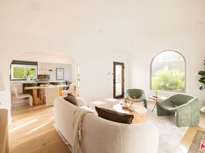 542 N Curson Avenue, Los Angeles CA 90036