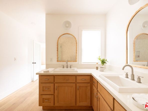 542 N Curson Avenue, Los Angeles CA 90036