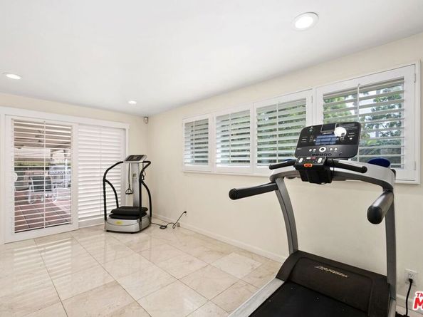 6636 Wooster Avenue, Los Angeles CA 90056