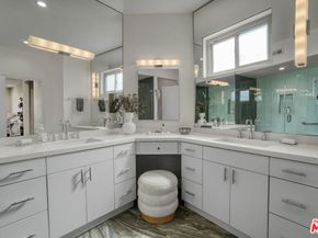 166 S Hayworth Avenue 201, Los Angeles CA 90048