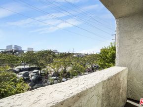 166 S Hayworth Avenue 201, Los Angeles CA 90048