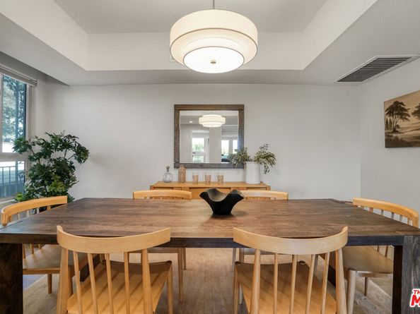 166 S Hayworth Avenue 201, Los Angeles CA 90048