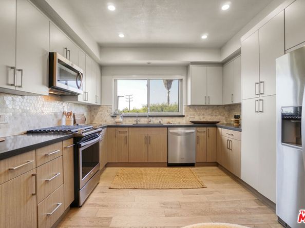 166 S Hayworth Avenue 201, Los Angeles CA 90048