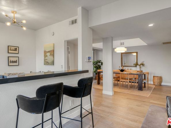 166 S Hayworth Avenue 201, Los Angeles CA 90048