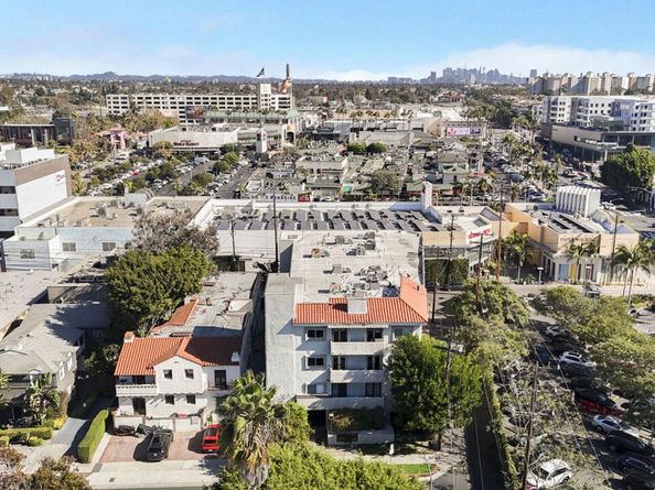 166 S Hayworth Avenue 201, Los Angeles CA 90048