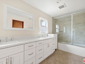 16822 Valerio Street, Lake Balboa CA 91406