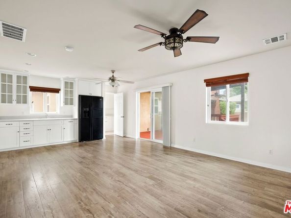 16822 Valerio Street, Lake Balboa CA 91406