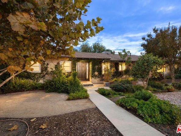 16822 Valerio Street, Lake Balboa CA 91406