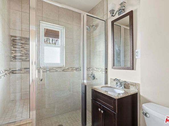 16822 Valerio Street, Lake Balboa CA 91406