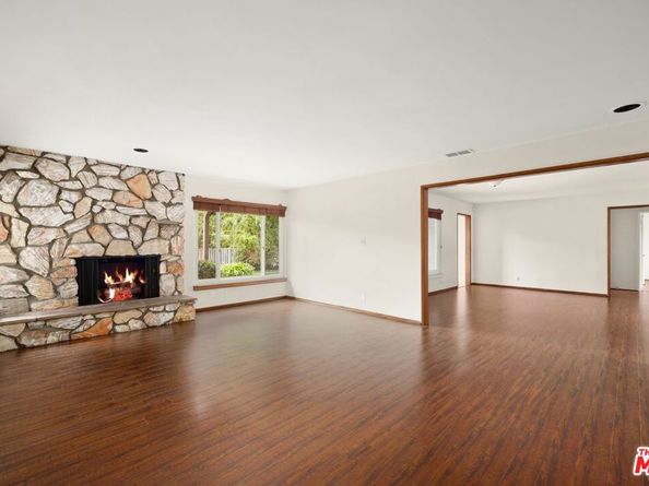 16822 Valerio Street, Lake Balboa CA 91406