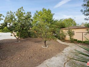 16822 Valerio Street, Lake Balboa CA 91406
