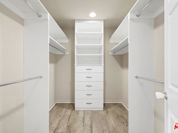 16822 Valerio Street, Lake Balboa CA 91406