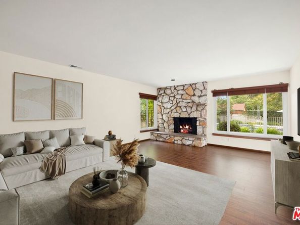 16822 Valerio Street, Lake Balboa CA 91406