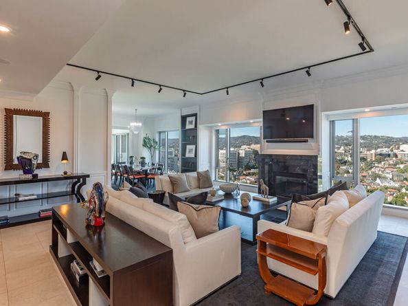 10727 Wilshire Boulevard 1702, Los Angeles CA 90024