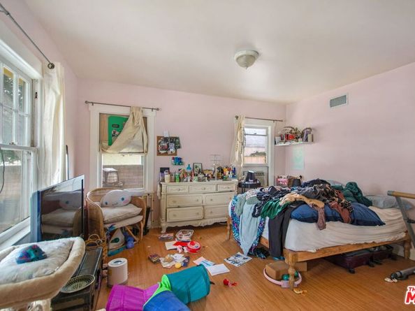 7231 Vanalden Avenue, Reseda CA 91335