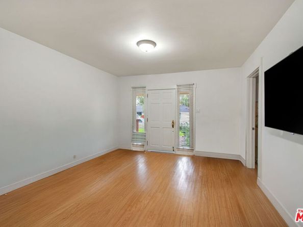 7231 Vanalden Avenue, Reseda CA 91335