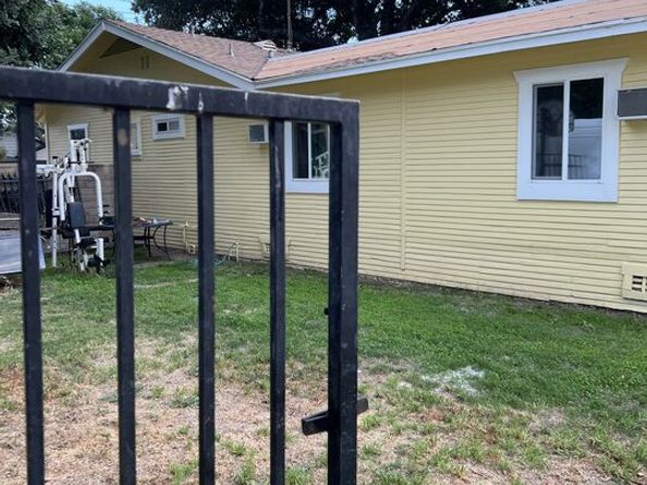 7231 Vanalden Avenue, Reseda CA 91335